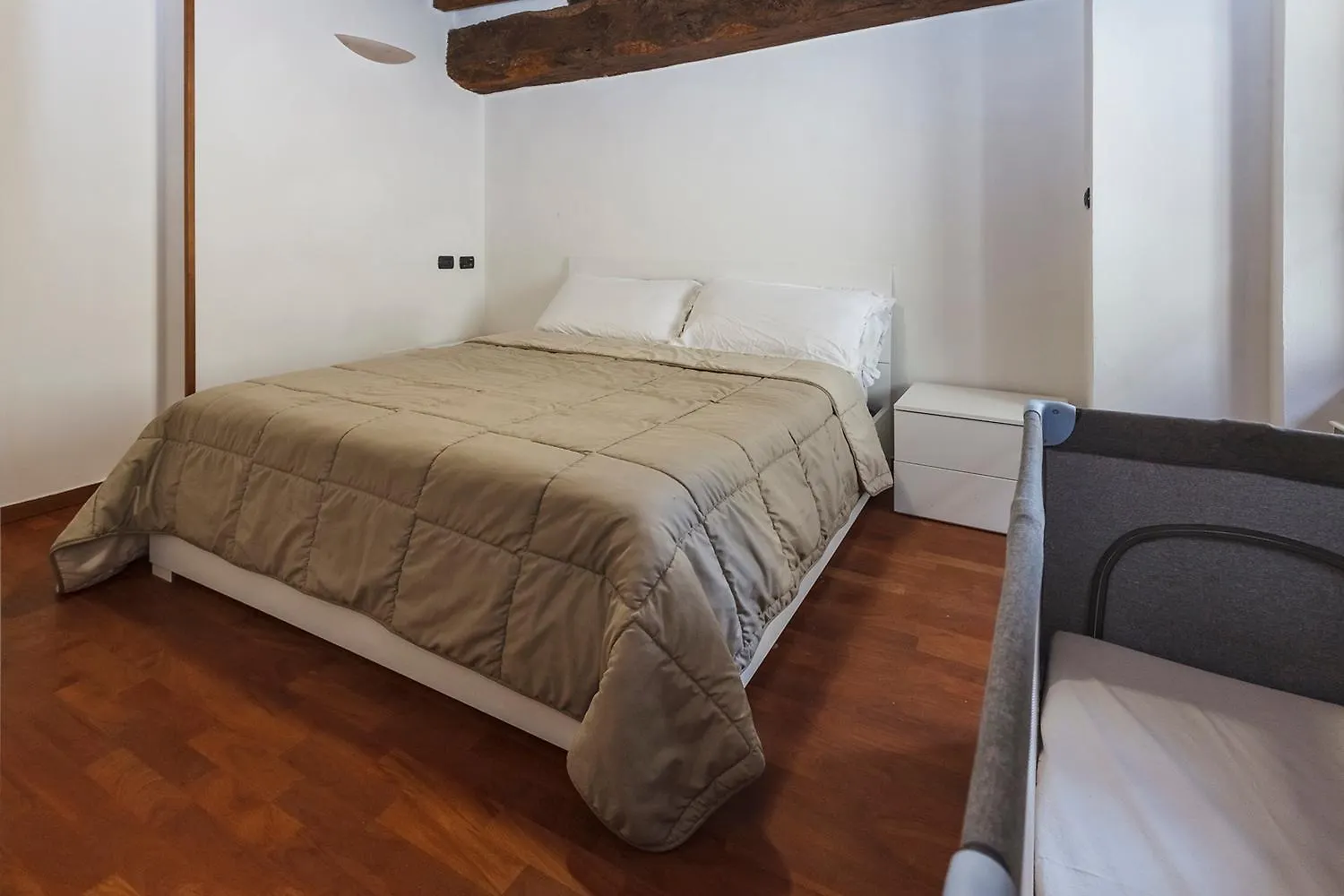 Apartment Appartamento Con Travi A Vista Bergamo Italy