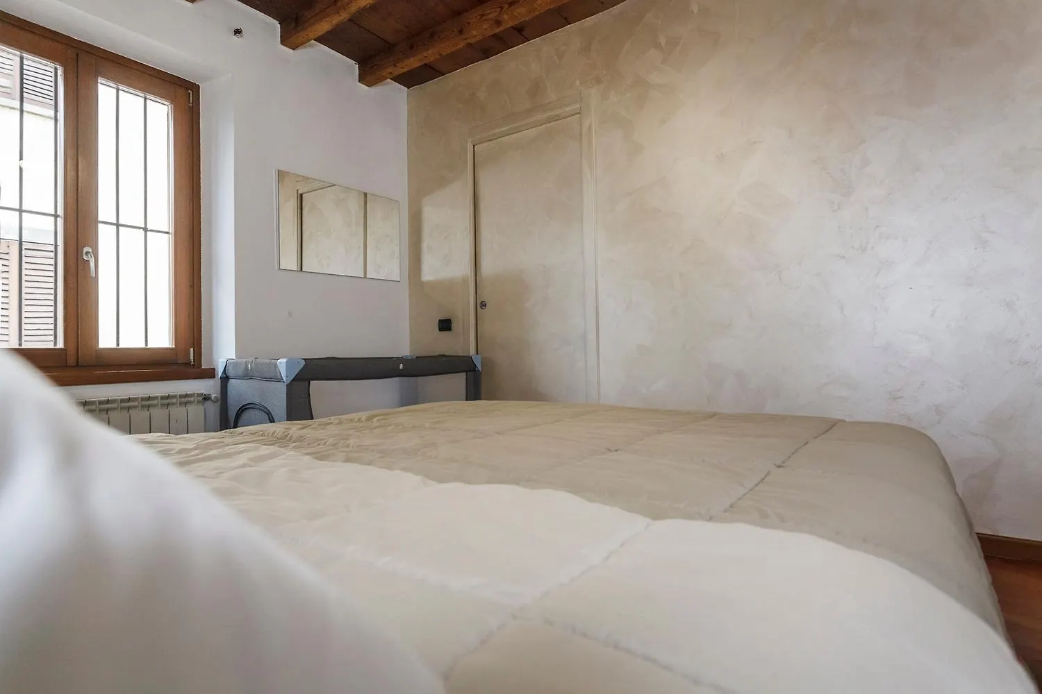 Appartamento Con Travi A Vista Bergamo Apartment